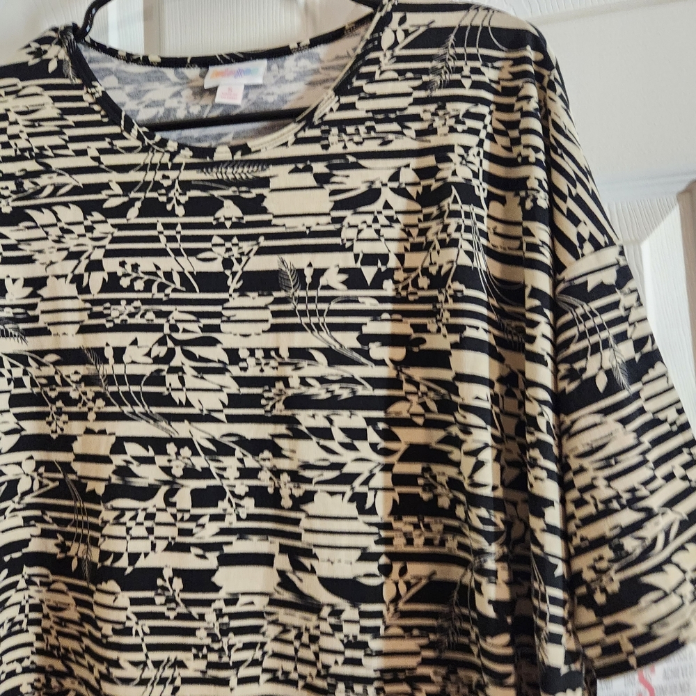 NWT Lula Roe irma - Picture 3 of 10